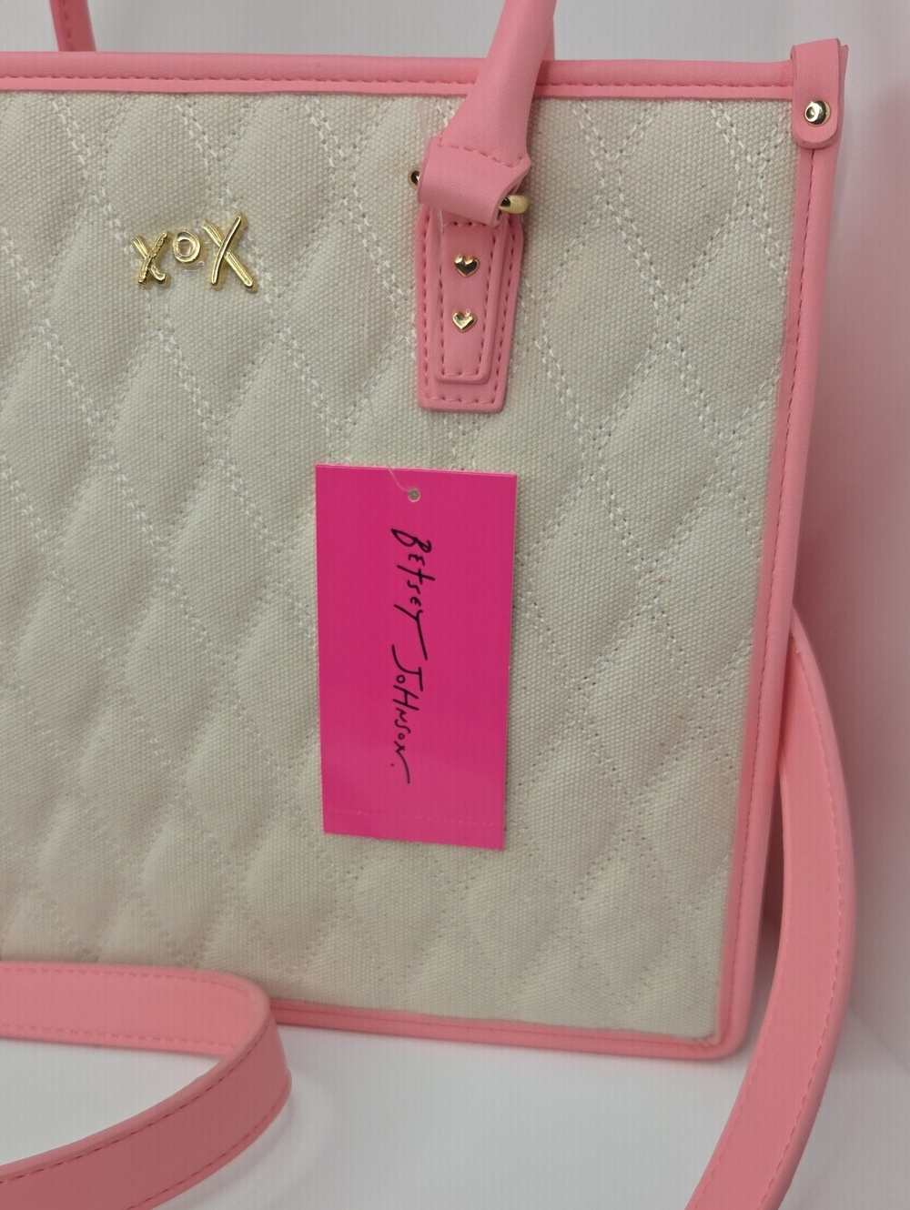 💕▪️Betsey Johnson ▪️Xolala Beige Quilted Canvas Tote with Pink Trim - Picture 2 of 8